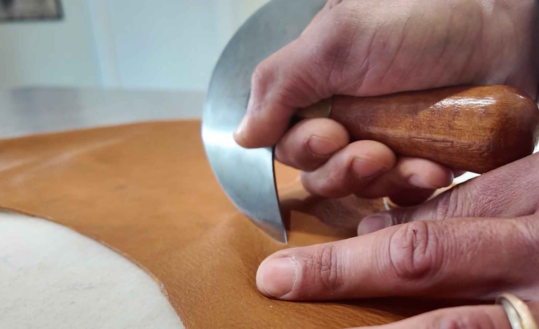 Travail du cuir en atelier